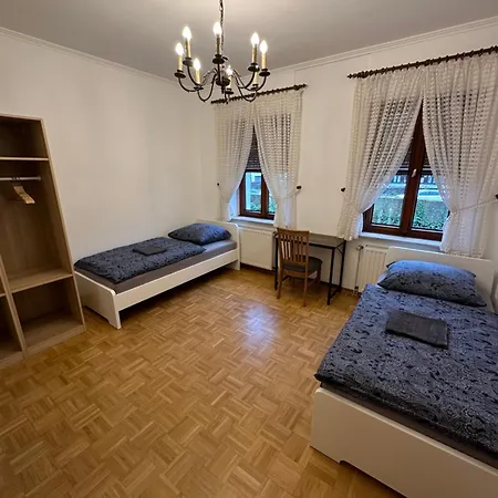 Vi21-vi23 Schoene In Zentrum شقة